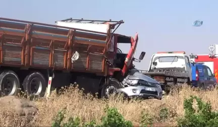 Kilis'te Trafik Kazası: 1 Şehit, 1 Asker 5 Sivil Yaralı