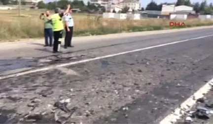 Tekirdağ Otomobiller Kafa Kafaya Çarpıştı: 10 Yaralı