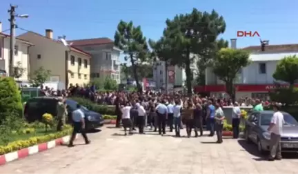 Sakarya Halk Adliyenin Önünde Toplandı Ek