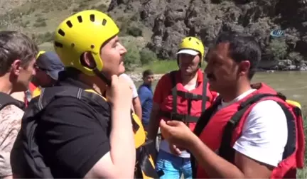 Erzincan Valisi Ali Arslantaş Rafting Yaptı