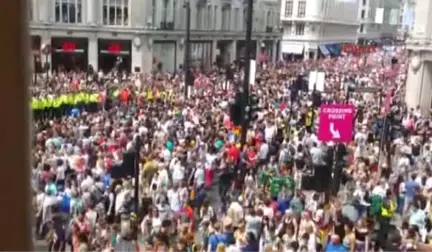 Pride In London Yürüyüşü Başladı