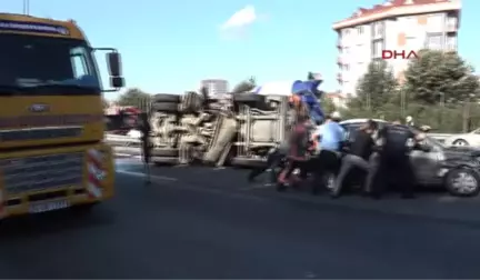 Kağıthane'de Trafik Kazası 4 Yaralı