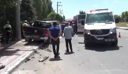 Afyonkarahisar'da Trafik Kazası: 6 Yaralı