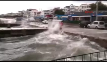 Balıkesir Fırtına, Marmara ve Avşa'daki Tatilcileri Korkuttu