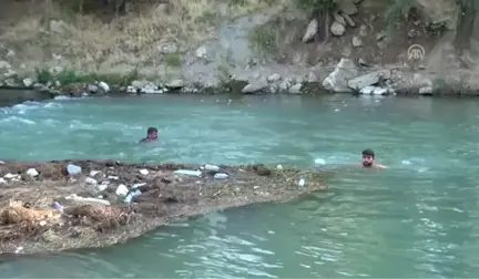 Nehirde Akıntıya Kapılan Çocuk Boğuldu