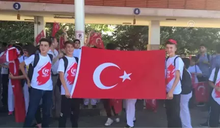 Şampiyon Tekvandocuya Coşkulu Karşılama