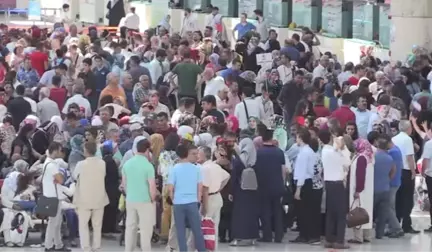 Ankara'dan İlk Hac Kafilesi Uğurlandı