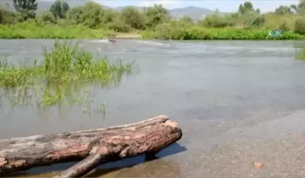 Baraj Kapakları Açıldı, Köprü Sular Altında Kaldı