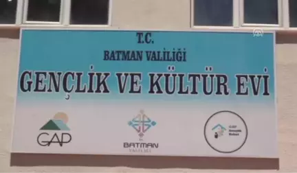 Kanser Hastası Kadınlar El Sanatları ile Moral Buluyor