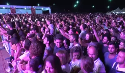 Romanyalı Şarkıcı Inna, Çanakkale'de Konser Verdi