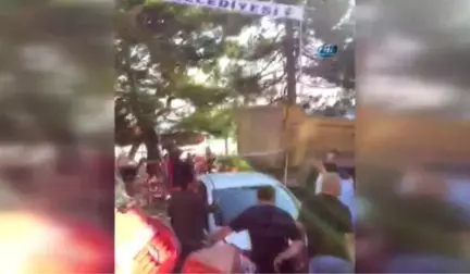 Beykoz'da Kalp Krizi Geçiren Hafriyat Kamyonu Sürücüsü 3 Araca Çarptı