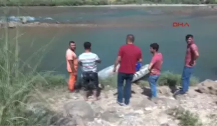 Siirt Otomobil Botan Çayı'na Uçtu: 1 Yaralı, 1 Kayıp