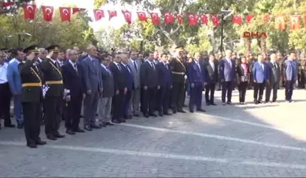 Kahramanmaraş Zafer Bayramı'nda Şehitlik Ziyareti