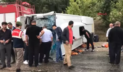 Kastamonu'da Midibüs Devrildi : 19 Yaralı!