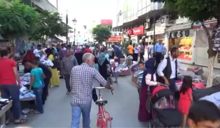 Iğdır'da Bayram Pazarı Kuruldu