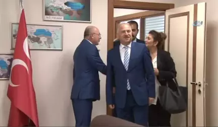 CHP'den MHP'ye Bayram Ziyareti