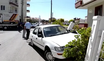 Kamyonetle Otomobil Çarpıştı: 5 Yaralı