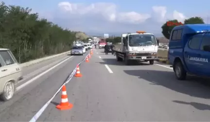 Kastamonu'da Hafif Ticari Araç 50 Metre Sürüklendi: 1 Ölü, 4 Yaralı