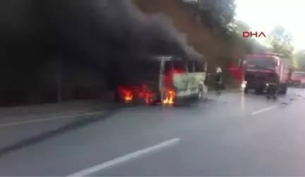 Bursa Seyir Halindeki Minibüs Böyle Alev Topuna Döndü