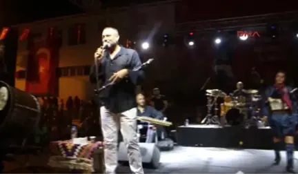 İzmir Hasat Festivali'nde Şenlendirici'den Müzik Ziyafeti