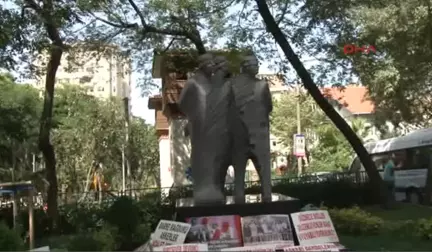 Kadıköy'de Darbe Protestosu