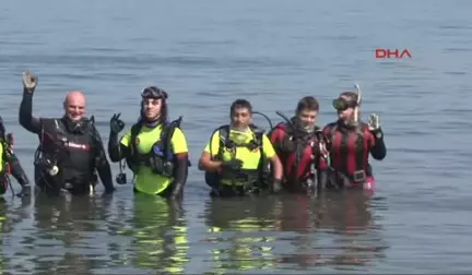 İzmir Güzelbahçe'de Sahil ve Deniz Temizliği