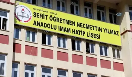 Şehit Öğretmen Necmettin Yılmaz'ın Memleketi Gümüşha'ne Adının Verildiği Okulda Yeni Dönem Hüzünlü...