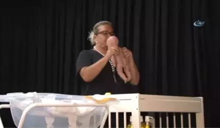 Bebeklerde Yanlış Beslenmeye Dikkat