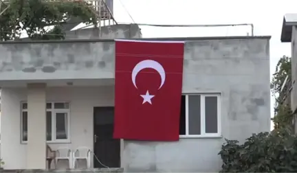 AB Bakanı Çelik, Şehit Jandarma Uzman Çavuş Bolat'ın Yakınlarına Taziye Ziyaretinde Bulundu