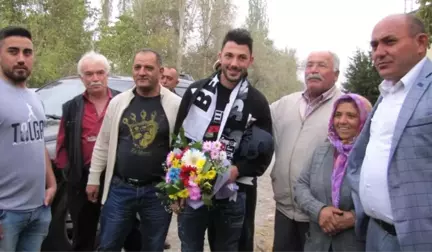 Beşiktaş'ın Vefalı Yıldızı Tolgay Arslan Baba Ocağında