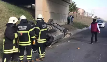 Üst Geçidin Ayağına Çarparak Takla Atan Otomobilin Sürücüsü Ağır Yaralandı