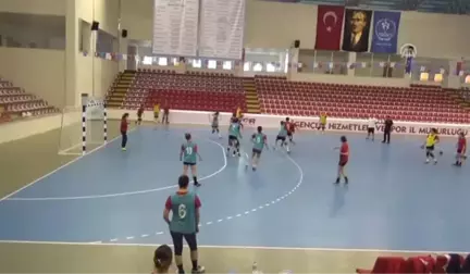 A Milli Kadın Hentbol Takımı Başantrenörü Eler: 