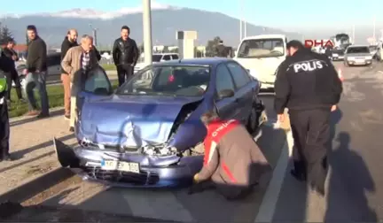 Bursa İnegöl'de Servis Aracı Kaza Yaptı; 10 Yaralı