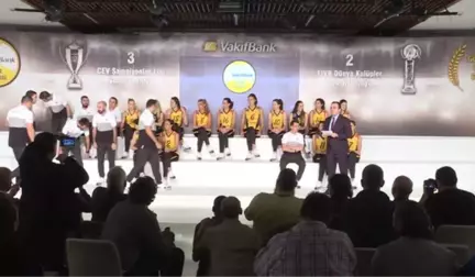 Vakıfbank Kadın Voleybol Takımı Sezonu Açtı