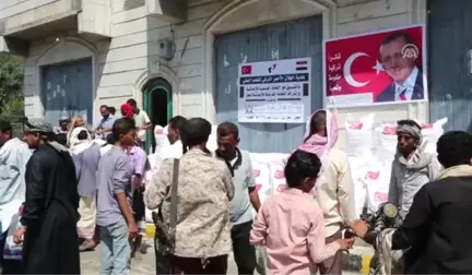 Türk Kızılayından Yemenli Memurlara Yardım