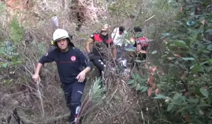 Antalya'da Falezlerde Erkek Cesedi Bulundu