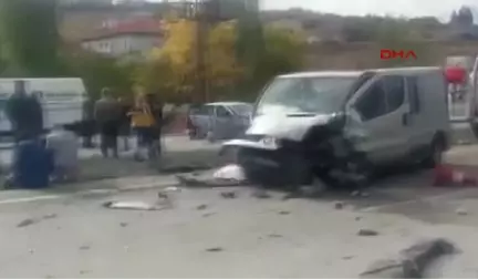 Ankara Elmadağ'da 4 Araç Birbirine Girdi: 2 Ölü, 8 Yaralı