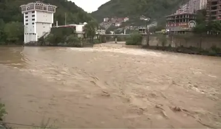 Borçka'da Sağanak Dere Taşkınlarına Yol Açtı (3)