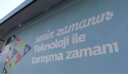 Türk Telekom Gezici Eğitim Tırı