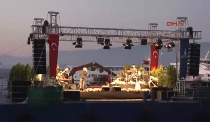 İzmir Körfezi'nde Konser Keyfi