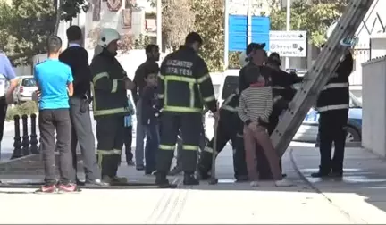 Gaziantep'te Metruk Bina Yangın