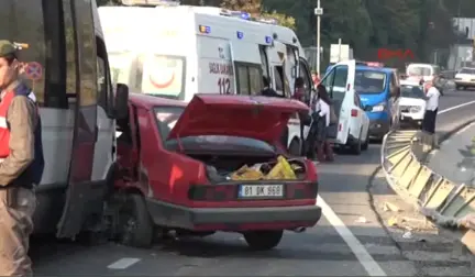 Düzce'de Yolcu Minibüsü Otomobille Çarpıştı: 7 Yaralı