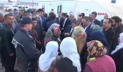 Adıyaman Afad Başkanı Güllüoğlu, Samsat'taki Deprem Bölgesinde İnceleme Yaptı