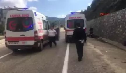 Hatay Yayladağı'nda Kaza: 2 Yaralı