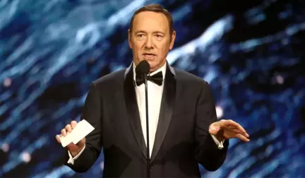 Tecavüzle Suçlanan Oyuncu Kevin Spacey, Eşcinsel Olduğunu İtiraf Etti