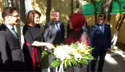 Emine Erdoğan, Yenilenen Bakü Türk Lisesi Açılış Törenine Katıldı