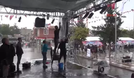 Şanlıurfa Suruç'ta Nar Festivali'ne Yağmur Engeli