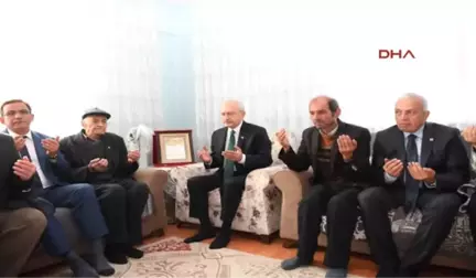 Bursa Kılıçdaroğu Şehit Uzman Çavuş Hüseyin Gençer'in Ailesini Ziyaret Etti