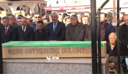 Mavi Balina Kurbanı Liseli Genç Toprağa Verildi