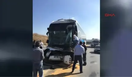 Mersin'de Trafik Kazası : 1 Kişi Öldü, 9 Kişi Yaralandı